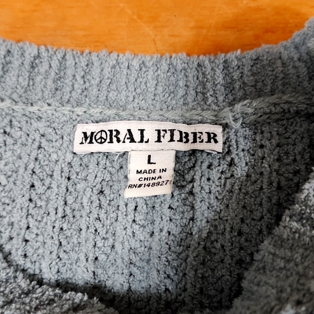 Sweater - Picture 4 of 5